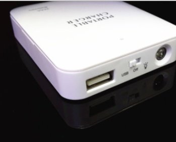 USB Flashlight Charger 4AA 5V 1A Output Emergency Charger Tablet Emergency Charger